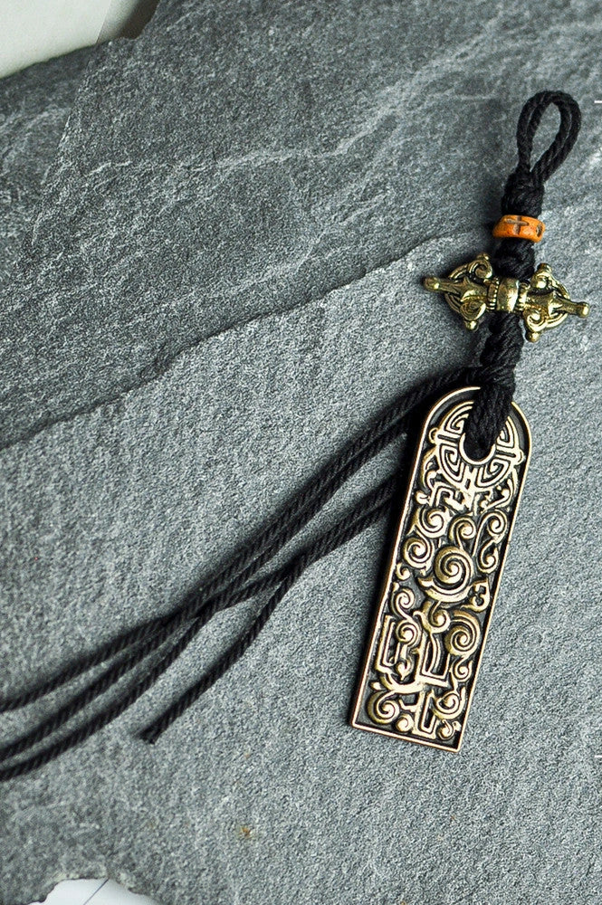 Chinese Folk-Motif Tassel Charm — detail photograph 2