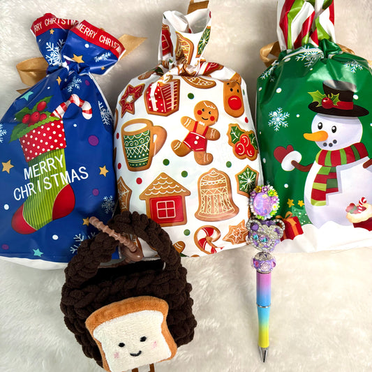 Cute and shiny pens and soft knitted small bags