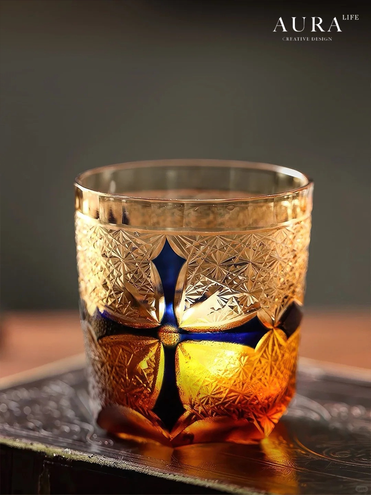 AURA'S niche high-end blue daisy light luxury gold armor hand-carved amber cross whiskey glass