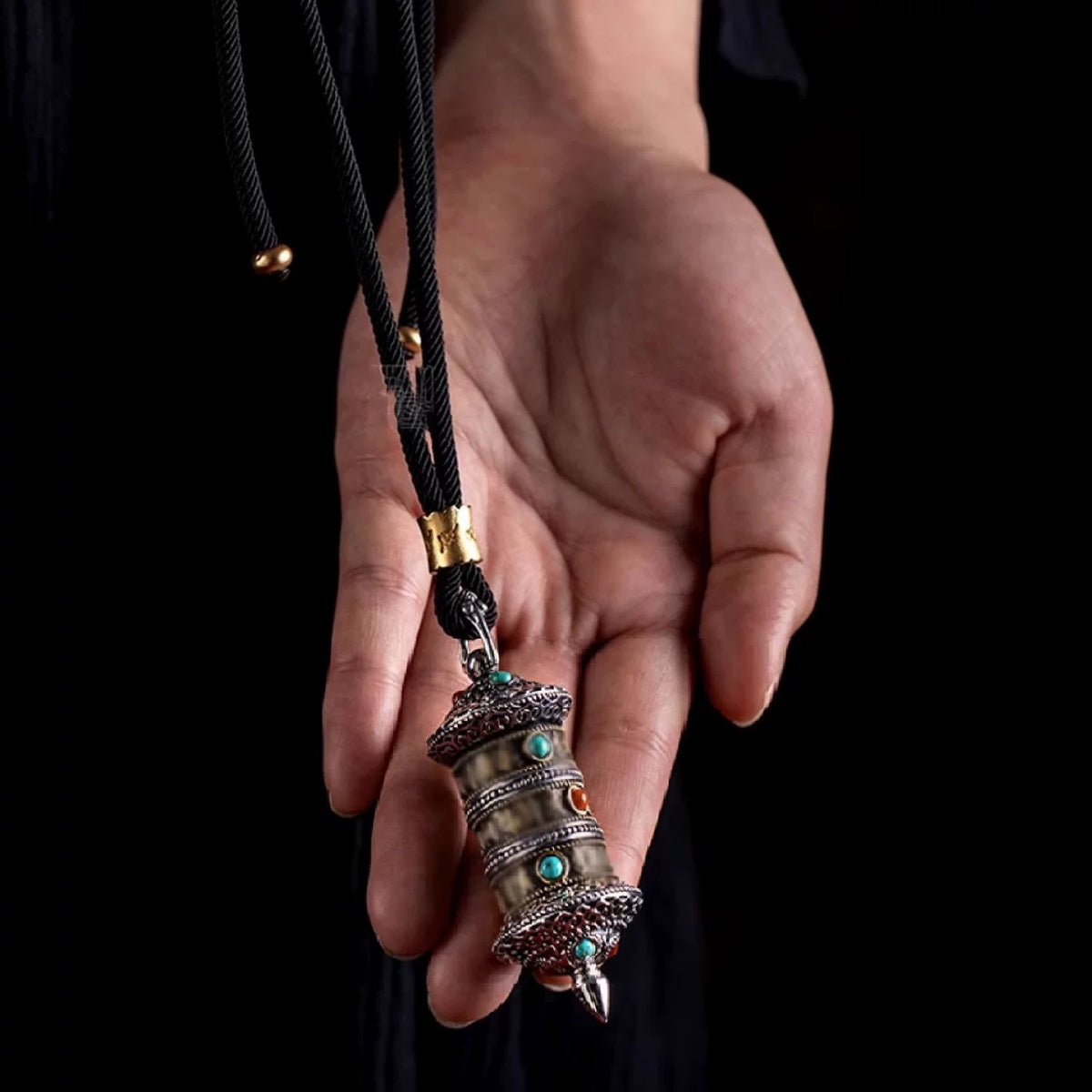 The prayer wheel pendant can be opened, the car trailer is a good thing, a high-end car pendant, a handmade original safety car ornament