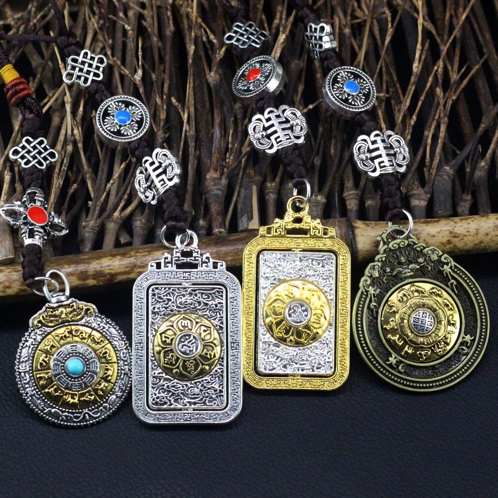Ethnic-style Tibetan souvenirs: cross-style vajra pendants, small prayer pendants, pendants for carts, and accessories