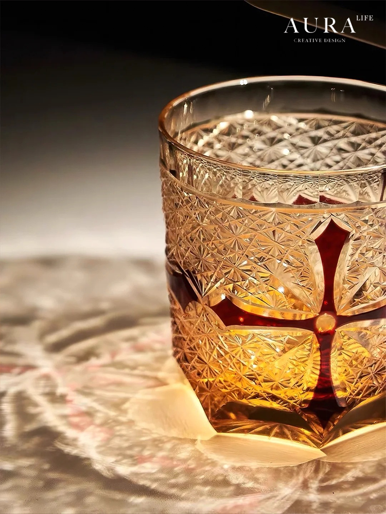 AURA'S niche high-end blue daisy light luxury gold armor hand-carved amber cross whiskey glass