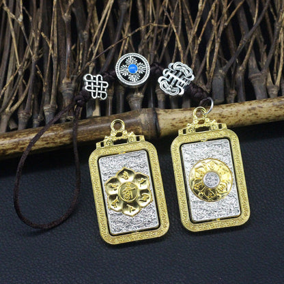Ethnic-style Tibetan souvenirs: cross-style vajra pendants, small prayer pendants, pendants for carts, and accessories
