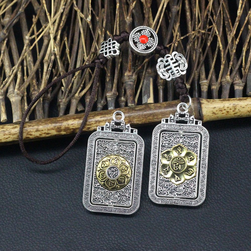 Ethnic-style Tibetan souvenirs: cross-style vajra pendants, small prayer pendants, pendants for carts, and accessories