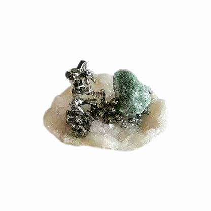 Features Energy blessed crystal stones with crystal bags that can divinate yourself - BEAR GIRL