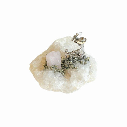 Features Energy blessed crystal stones with crystal bags that can divinate yourself - BEAR GIRL