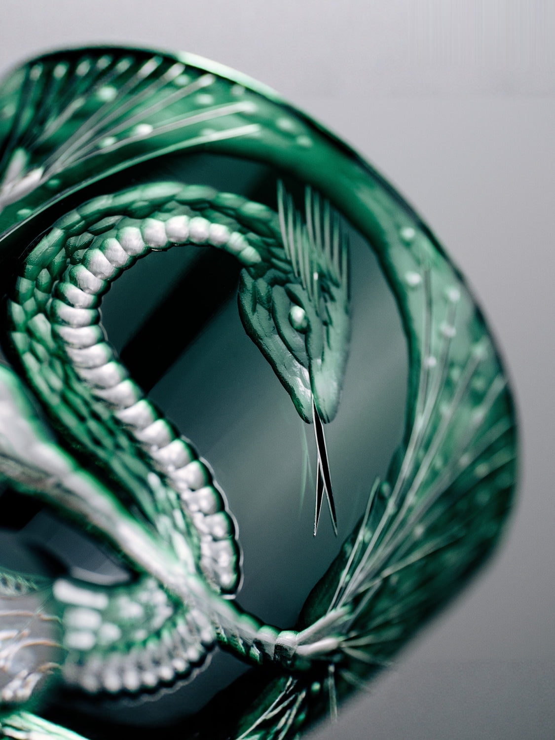 Serpent Edo Kiriko Whisky Glass — design and cut detail