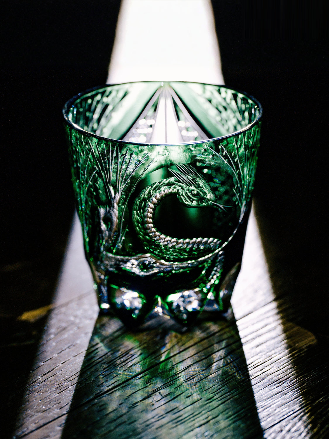 Serpent Edo Kiriko Whisky Glass — design and cut detail