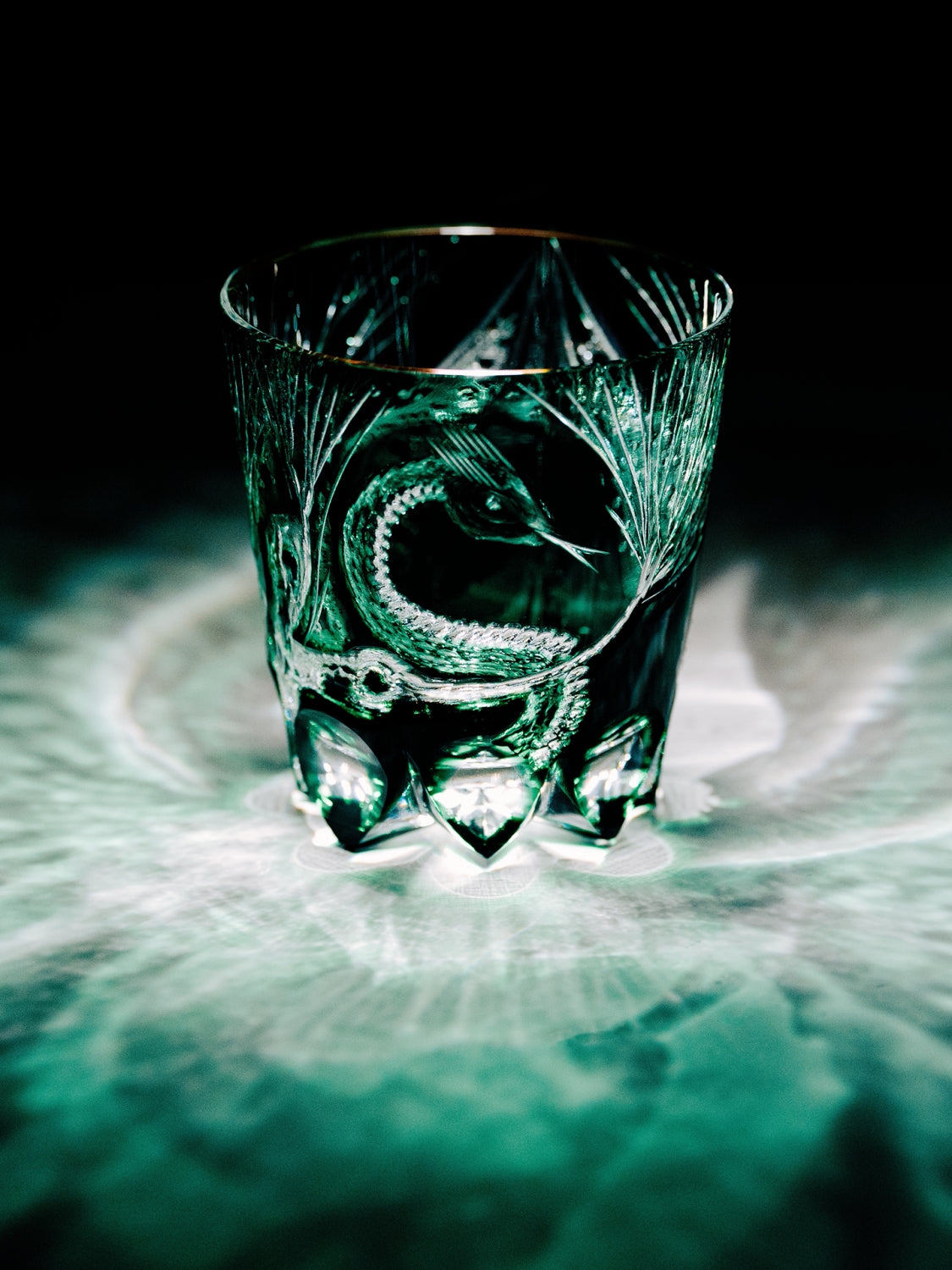 Serpent Edo Kiriko Whisky Glass — design and cut detail